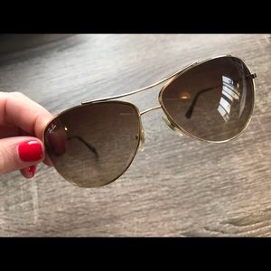 Ray ban aviator sunglasses